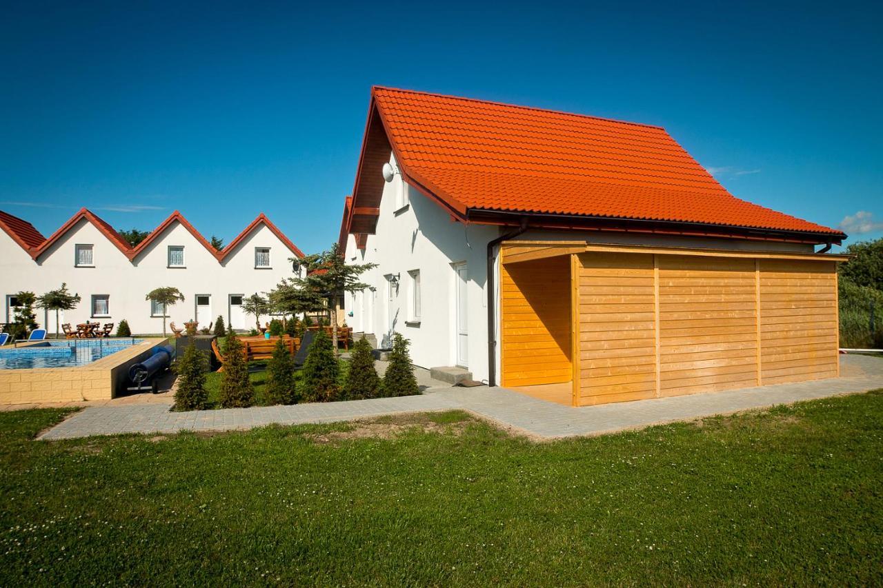 Aqua Fun Domki Z Basenem Ujście-Darłowskie Buitenkant foto