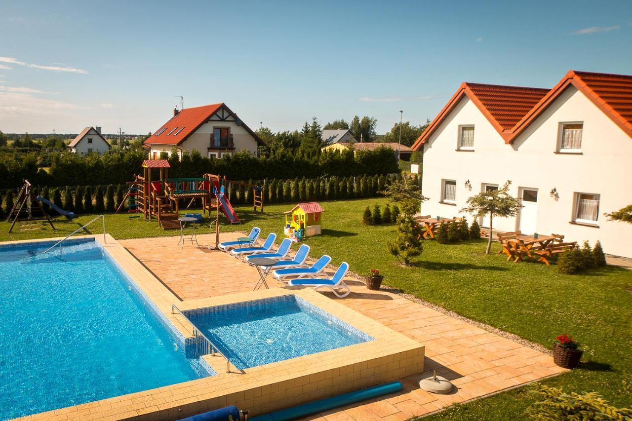 Aqua Fun Domki Z Basenem Ujście-Darłowskie Buitenkant foto