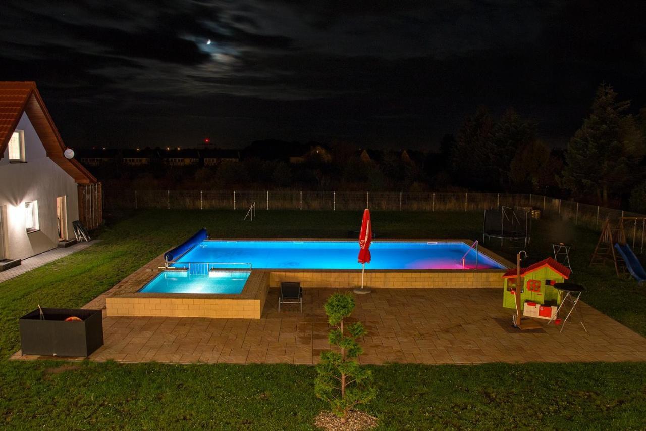 Aqua Fun Domki Z Basenem Ujście-Darłowskie Buitenkant foto