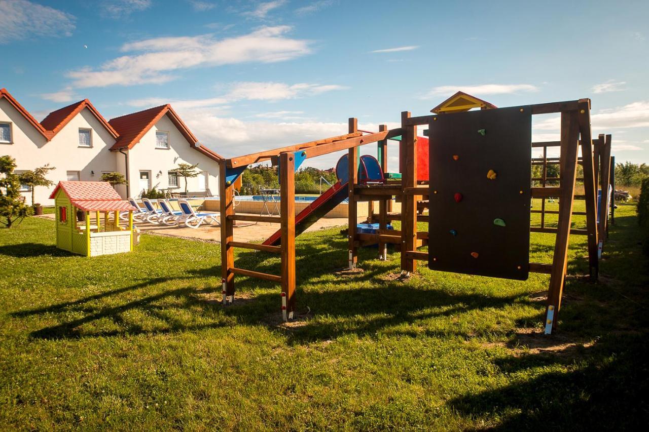 Aqua Fun Domki Z Basenem Ujście-Darłowskie Buitenkant foto