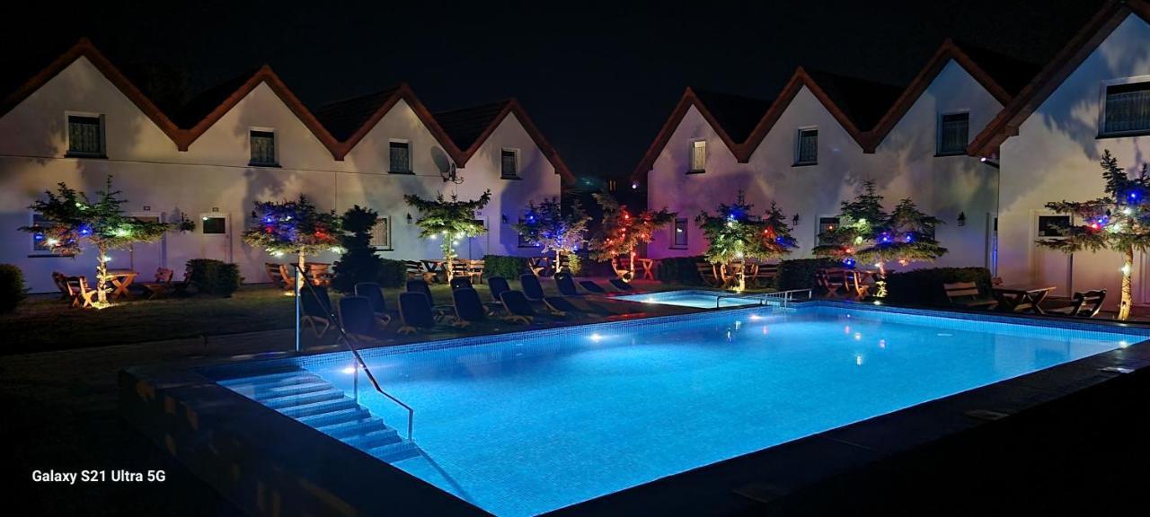Aqua Fun Domki Z Basenem Ujście-Darłowskie Buitenkant foto