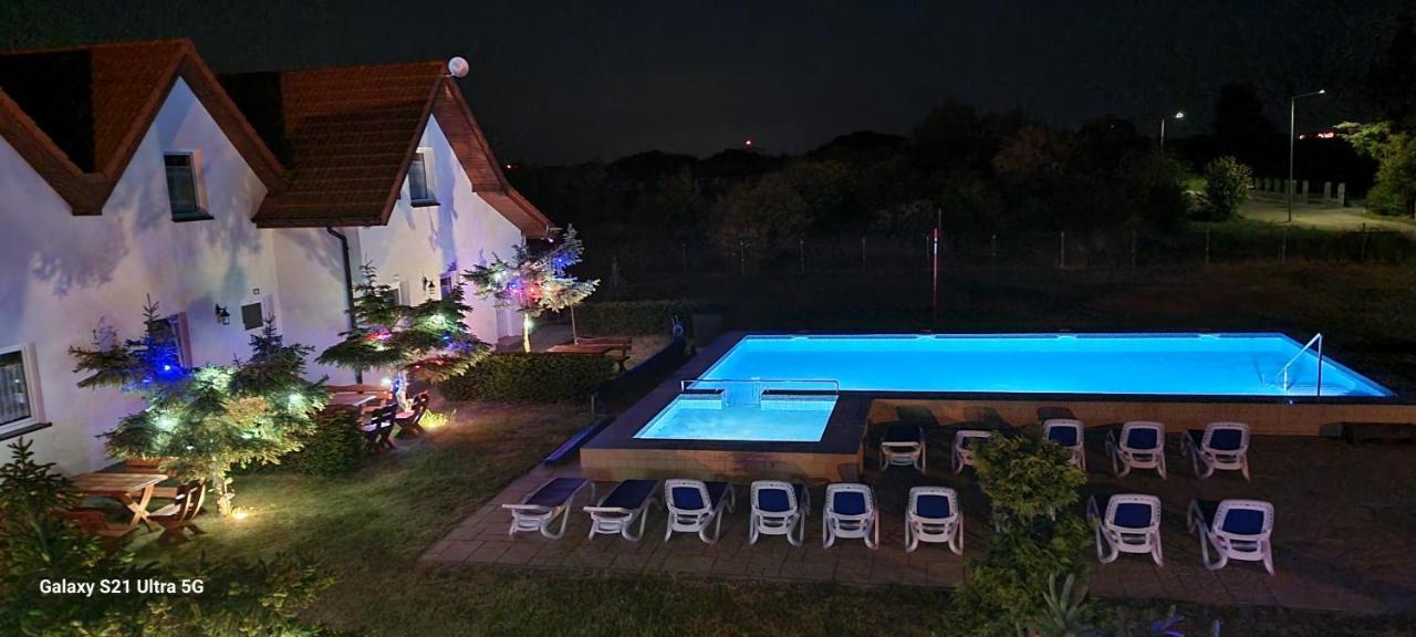 Aqua Fun Domki Z Basenem Ujście-Darłowskie Buitenkant foto