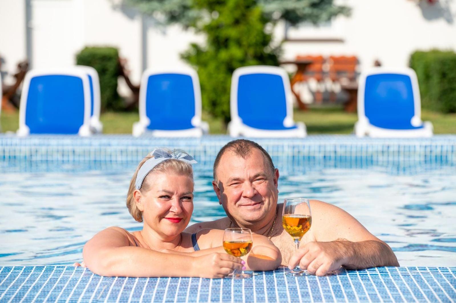Aqua Fun Domki Z Basenem Ujście-Darłowskie Buitenkant foto